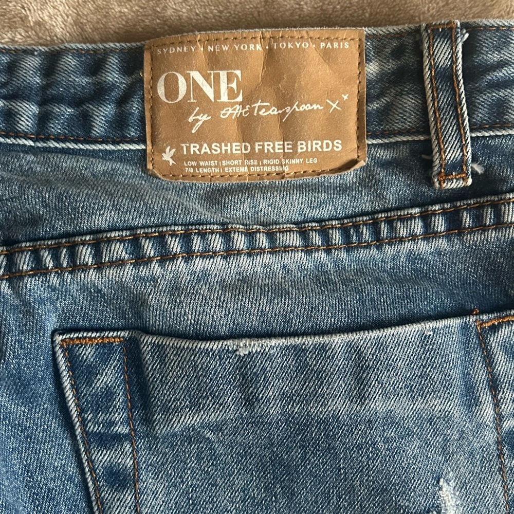 One by EightySeven X Distressed Skinny Jeans Size 26|Zipper Ankle|Patch Detail - Picture 15 of 16